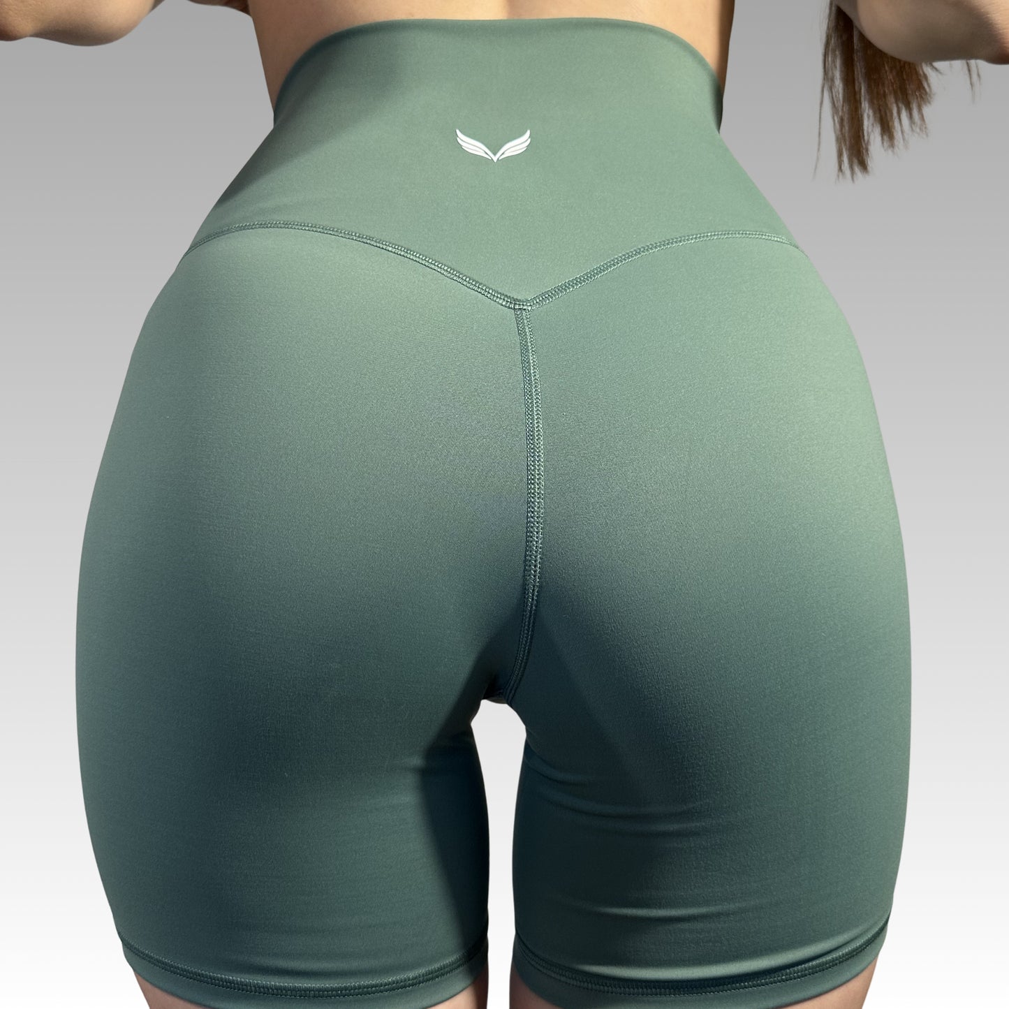 Szorty - Hourglass z wysokim V-kształtnym stanem