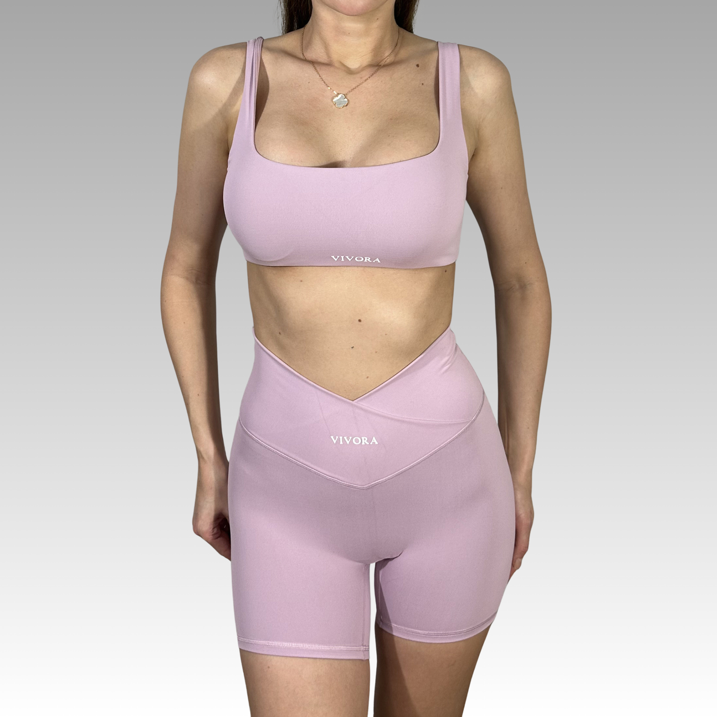 Szorty - Hourglass z wysokim V-kształtnym stanem